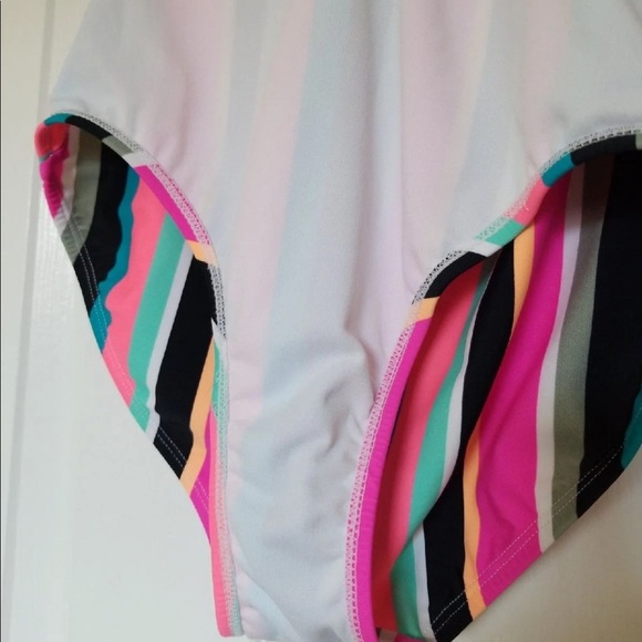 Swimsuit - Picture 6 of 6